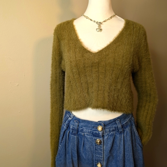 Urban Outfitters Tops - Urban Outfitters Green V-Neck Fuzzy Green Cropped Sweater
